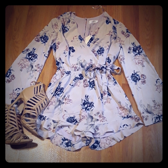 Honey Belle Pants - Honey Belle long sleeve floral ruffled romper M